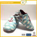 Zapatos de bebé felices de los niños coloridos hermosos de la nueva alta calidad del estilo